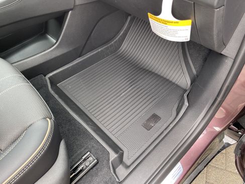 Used 2025 Chevrolet Traverse High Country w/ LPO, Floor Liner Package AWD/4WD image 38