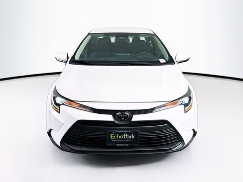 Used 2024 Toyota Corolla LE FWD image 2