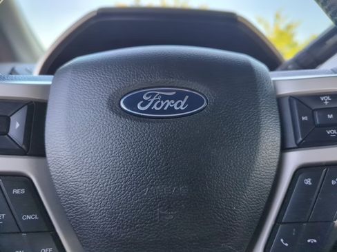 Used 2019 Ford F250 Lariat w/ Lariat Ultimate Package AWD/4WD image 21