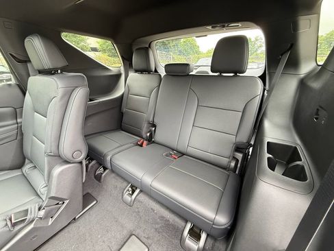 New 2026 Chevrolet Traverse LT w/ Sun and Wheel Package FWD image 26