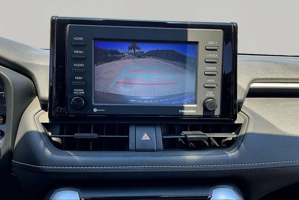 Used 2022 Toyota RAV4 LE AWD/4WD image 13