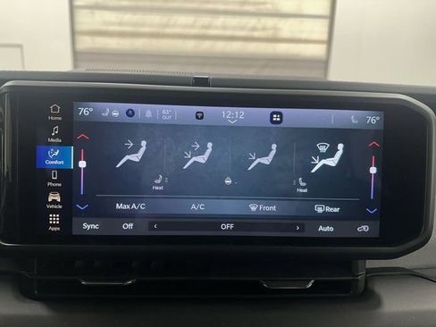 Used 2025 Jeep Wrangler Unlimited Sahara w/ Safety Group image 17