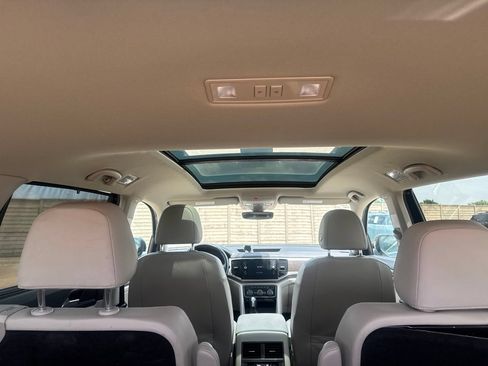 Used 2020 Volkswagen Atlas SEL FWD image 35
