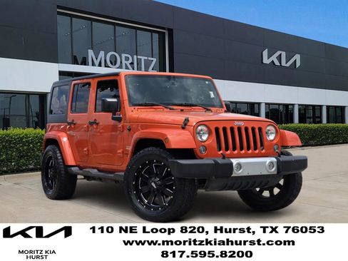 Used 2015 Jeep Wrangler Unlimited Sahara w/ Connectivity Group AWD/4WD image 1