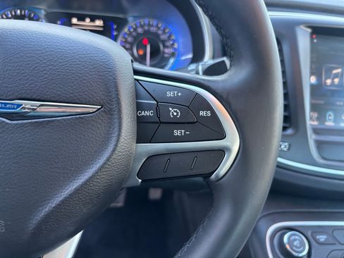 Used 2015 Chrysler 200 Limited w/ Convenience Group image 16