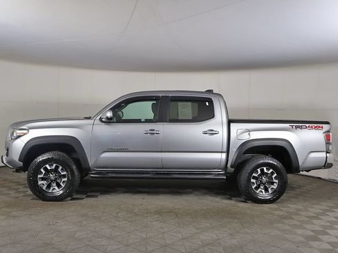 Used 2022 Toyota Tacoma TRD Off-Road AWD/4WD image 14