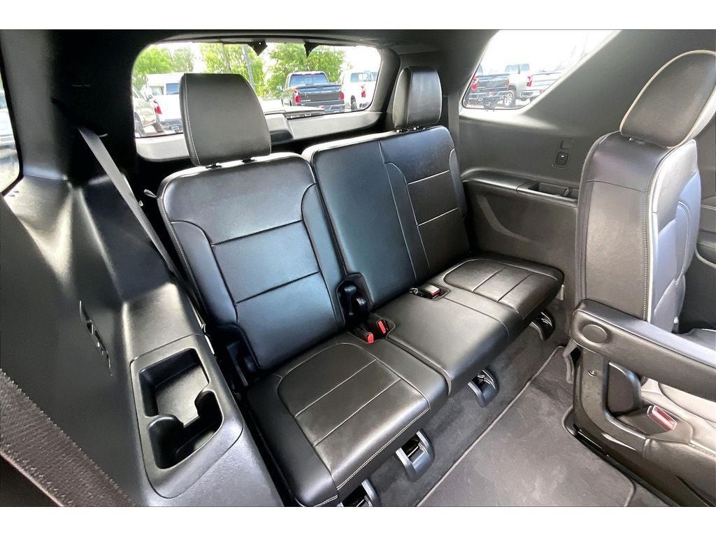 Used 2023 Chevrolet Traverse Premier FWD image 30