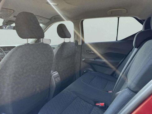 Used 2021 Nissan Kicks SV image 34