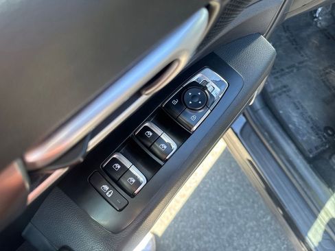 Used 2021 Kia Telluride LX AWD/4WD image 5