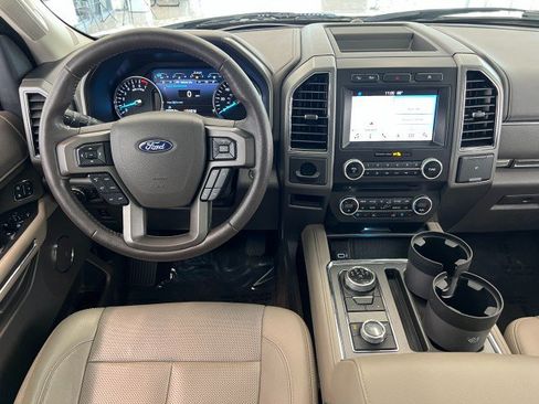 Used 2018 Ford Expedition Max XLT w/ Equipment Group 202A AWD/4WD image 18