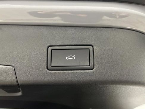 Used 2022 Volkswagen ID.4 Pro S image 16