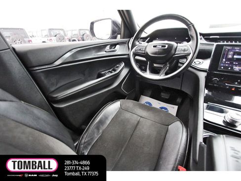 Used 2022 Jeep Grand Cherokee L Laredo image 9