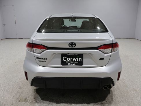 Used 2025 Toyota Corolla SE FWD image 3