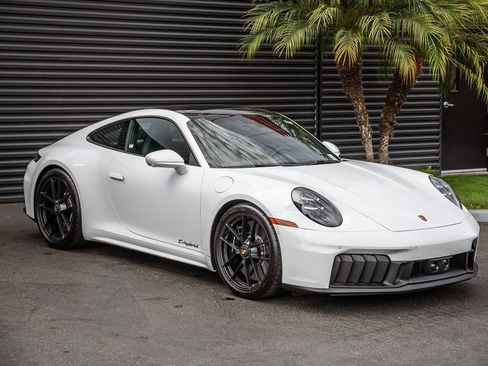 Certified 2025 Porsche 911 Carrera GTS RWD image 6