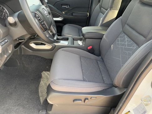 New 2025 Nissan Frontier SV image 12