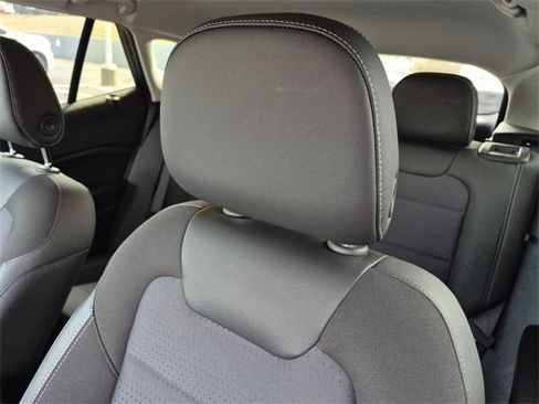 Used 2025 Chevrolet Trax LT image 18