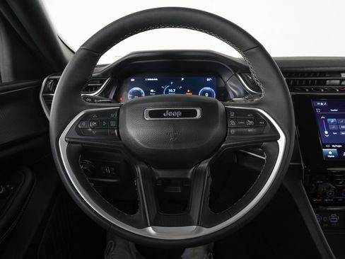 Used 2023 Jeep Grand Cherokee L Laredo AWD/4WD image 18