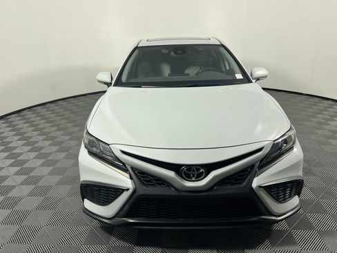 Used 2023 Toyota Camry SE image 8