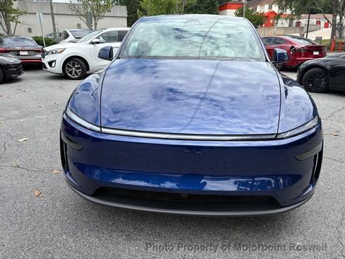 Used 2026 Tesla Model Y 2WD image 10