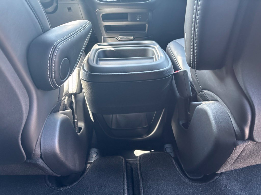 New 2027 Chrysler Pacifica Select FWD image 22