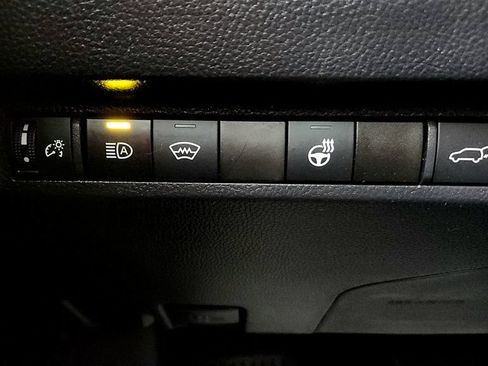 Used 2025 Toyota RAV4 XLE Premium w/ Weather Package AWD/4WD image 33