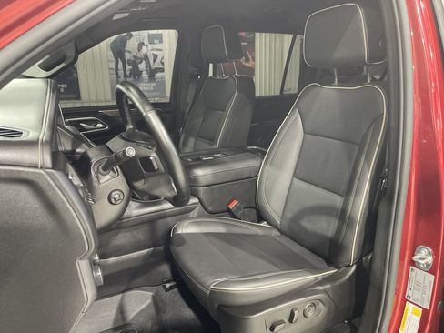 Used 2024 Chevrolet Suburban Premier AWD/4WD image 20