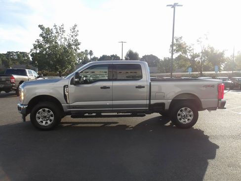 Used 2024 Ford F250 XLT image 5
