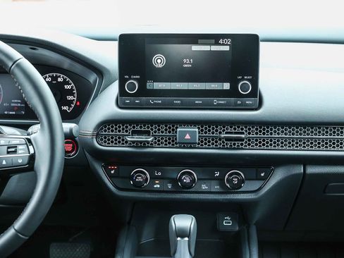 Used 2025 Honda HR-V Sport image 18