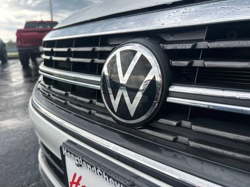 Used 2024 Volkswagen Jetta SE w/ Panoramic Sunroof Package FWD image 10