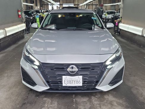 Used 2023 Nissan Altima 2.5 S FWD image 2