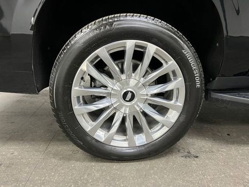 Used 2023 Cadillac Escalade ESV Premium Luxury image 11