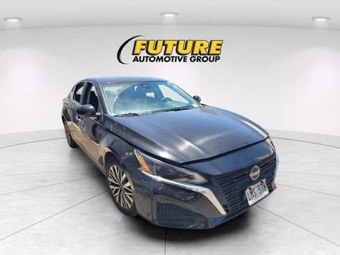 Used 2023 Nissan Altima 2.5 SV FWD image 1
