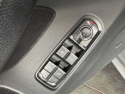 Used 2016 Porsche Panamera image 12