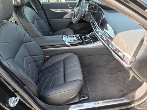 Used 2026 BMW 760i xDrive w/ Executive Package AWD/4WD image 26