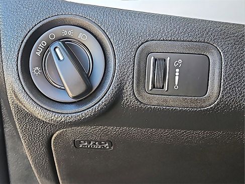 Used 2020 Dodge Journey SE w/ SE Popular Equipment Group image 22