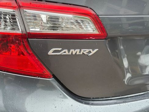 Used 2013 Toyota Camry SE FWD image 21