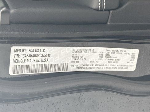 New 2025 Jeep Grand Cherokee Altitude image 18