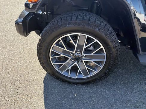 Used 2024 Jeep Wrangler High Altitude AWD/4WD image 30