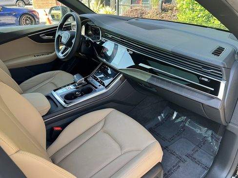 Used 2023 Audi Q8 Prestige image 29