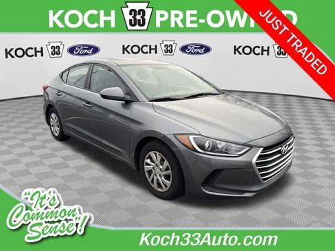 Used 2018 Hyundai Elantra SE image 1