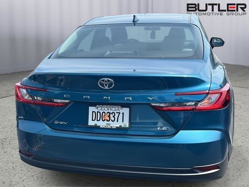 Used 2025 Toyota Camry LE image 9