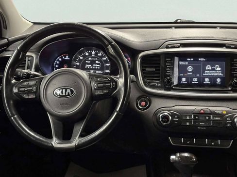 Used 2018 Kia Sorento EX image 25