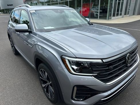Used 2024 Volkswagen Atlas SEL Premium R-Line AWD/4WD image 16