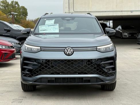 New 2026 Volkswagen Tiguan SE R-Line FWD image 5