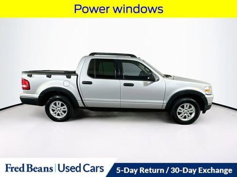 Used 2009 Ford Explorer Sport Trac XLT AWD/4WD image 9