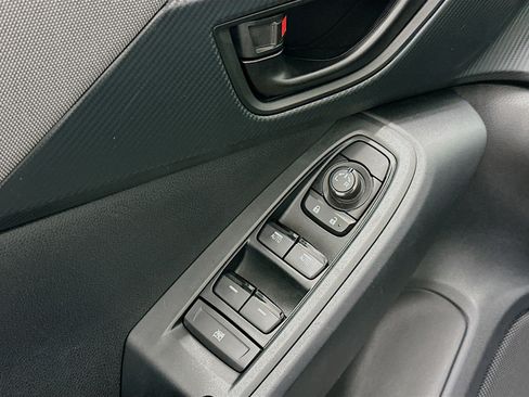 Used 2024 Subaru Crosstrek 2.0i Premium image 15