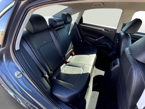 Used 2017 Volkswagen Passat 1.8T R-Line image 25