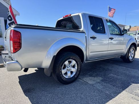 Used 2011 Nissan Frontier SV AWD/4WD image 9