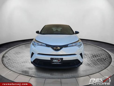 Used 2019 Toyota C-HR XLE image 8