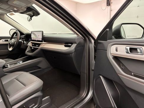 New 2026 Ford Explorer Active w/ Active Comfort Package image 24